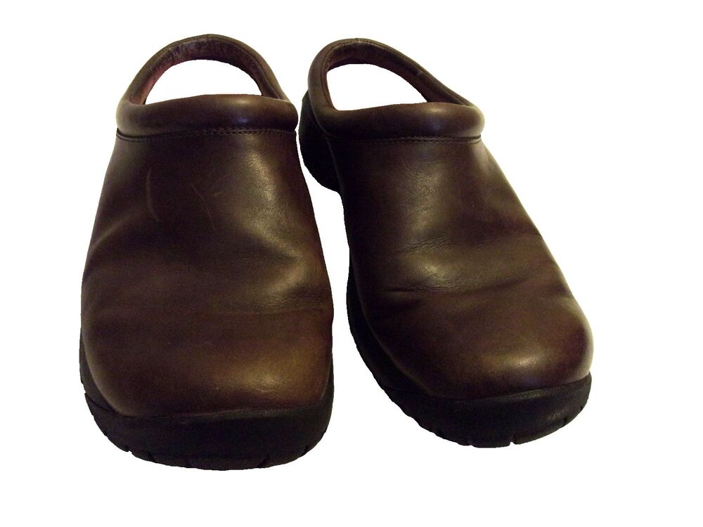 Merrell  Clogs Walking Shoes Clogs Brown Leather Size 9 Women